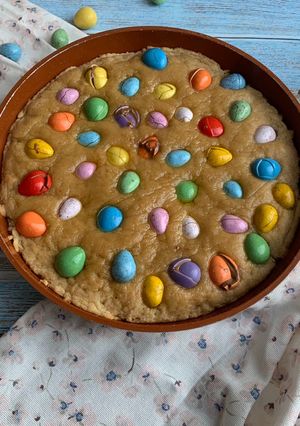 A picture of Easter egg cookie on the pan.