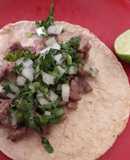 Tacos de bistec de res