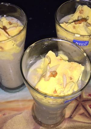 A picture of Banana milkshake.