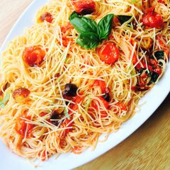 A picture of Cherry Tomato & Basil Angel Hair Pasta.