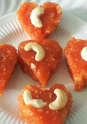 টমেটো পেস্ট্রি কেক (tomato pastry cake recipe in Bengali) রেসিপির প্রধান ছবি