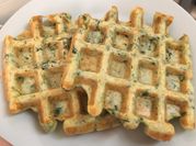 Una foto de waffles al sarten
