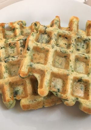 Una foto de Gofres de espinacas (waffles)