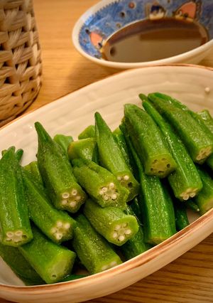 涼拌秋葵 的食譜成品照片
