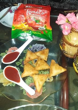 A picture of Aloo ka samosa.