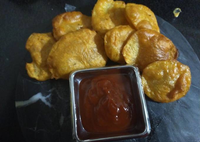 Patika Bhajiya (Potato Fritters)