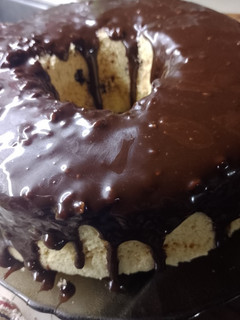 Una foto de Bizcochuelo express de limón y chips de chocolate en microondas 🍋🍰