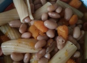 Una foto de Porotos rapidito con Rigatoni. 😋