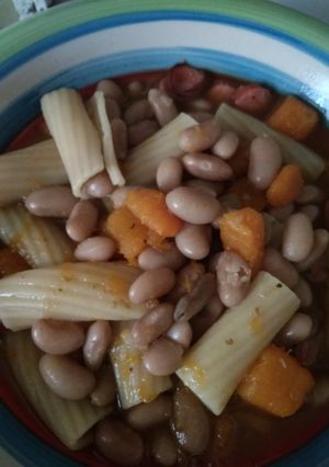 Una foto de Porotos rapidito con Rigatoni. 😋