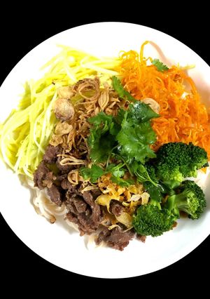 Hình của món Phở chua sốt me.