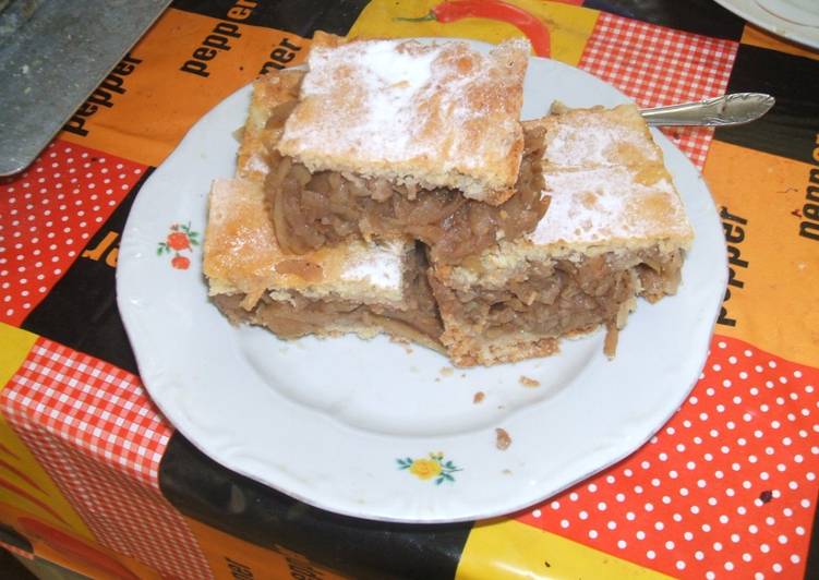 Lekváros, diós almás süti