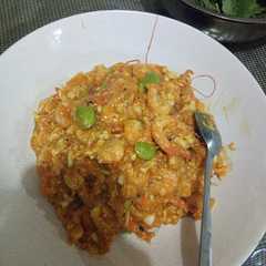 A picture of Udang pedas manis pete.