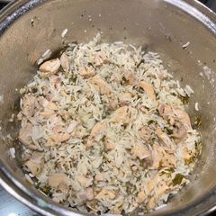 A picture of Chicken cooked in wine.