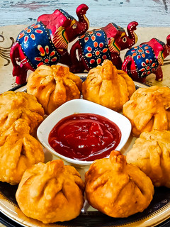 पालक,आलू मसाला मिक्स पोटली समोसा (Spinach, Potato Masala Mix Potli Samosa) रेसिपी मुख्य फोटो