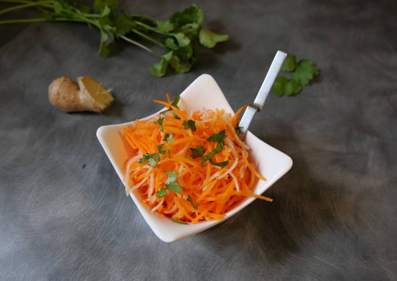 Salade detox carotte radis noir