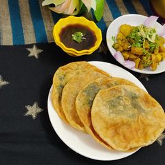 Bathua ki kachori A picture of Bathua ki kachori.