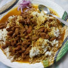 A picture of RaajMaah LaabaabDaar.