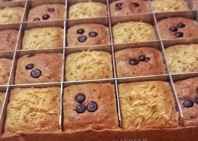 Resep Cake Pisang Loyang Sekat Oleh Ria Erfan - Cookpad Resep Cake Pisang Loyang Sekat Oleh Ria Erfan - Cookpad