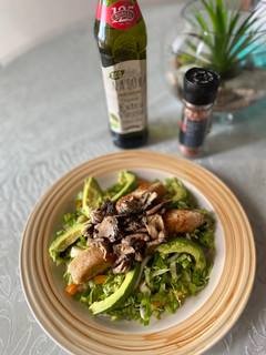 Una foto de Ensalada de Pescado en hongos con Mostaza Dijon