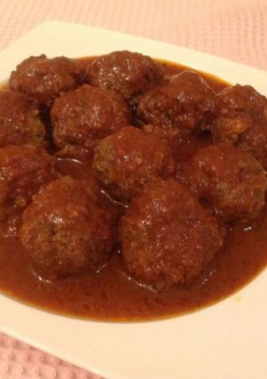 A picture of Kofta with Tamarind Sauce.