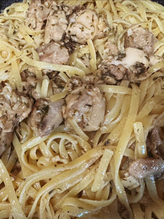 A picture of Garlic Chicken Linguine.
