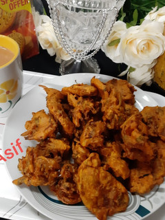 A picture of Karai..pakoray.