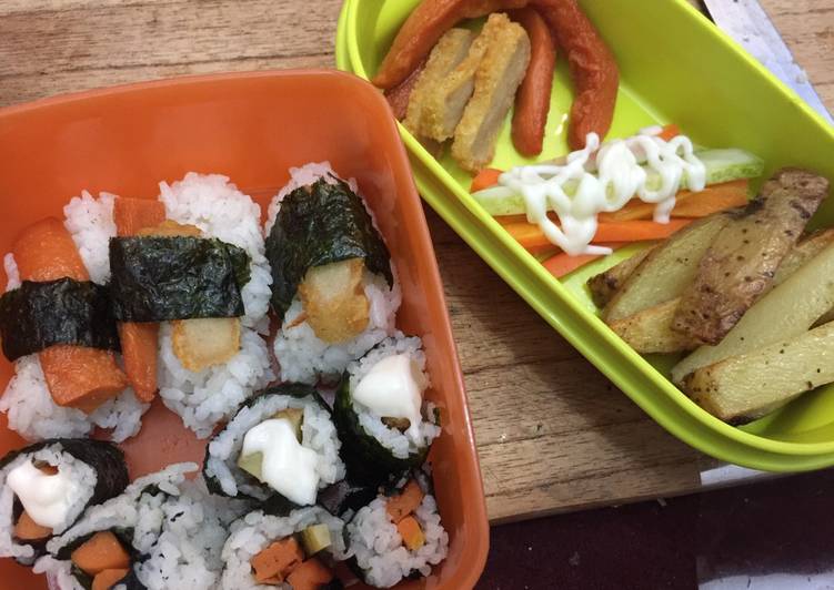 Sushi ala anak kos dan mini bento sisa bahan sushi