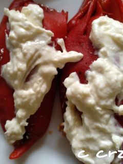 Una foto de Pimientos rellenos de carne y mayonesa con ajo