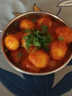 होट स्पाइसी बेबी पोटैटो (Hot spicy baby potato recipe in Hindi) रेसिपी मुख्य फोटो