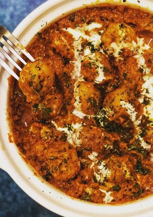 A picture of Dum aloo.