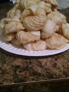 A picture of German Sour Cream Twists.