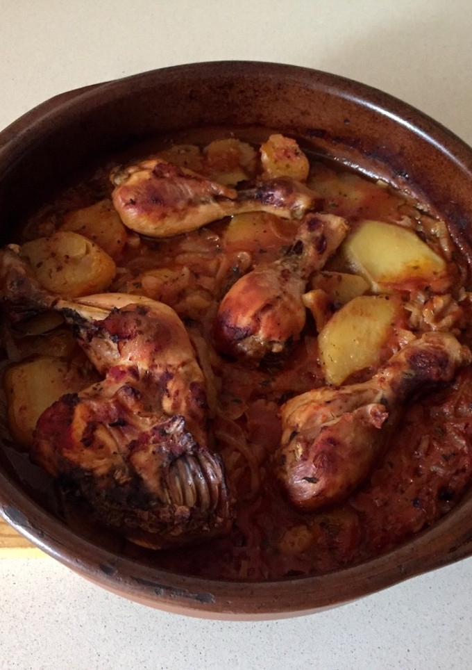 Una foto de Pollo al horno con patatas