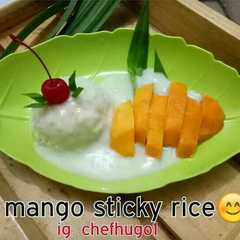 รูปของ Mango sticky rice by. mama hugo