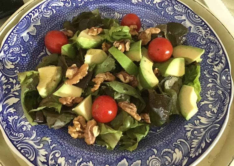 Steps to Make Super Quick Homemade Avocado and walnut salad