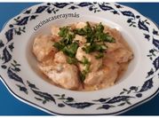 Una foto de pollo al roquefort