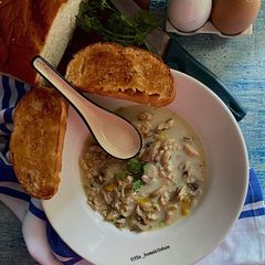 A picture of Creamy Cheesy White Chicken Soup.