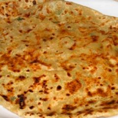 A picture of Aalo ky parathy🍽.