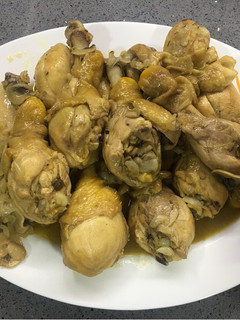 Una foto de Muslitos de pollo rustidos