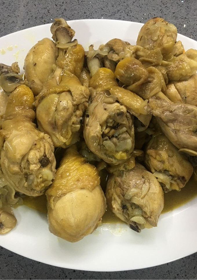Una foto de Muslitos de pollo rustidos