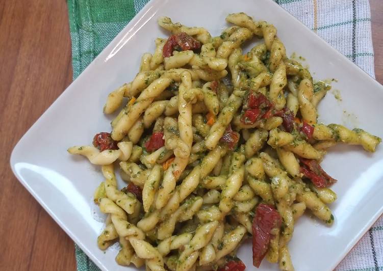 Recipe of Perfect Fusilli con pesto di fiori di zucchina