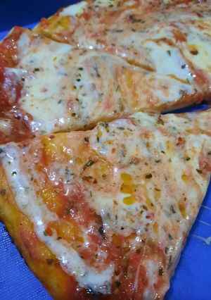 Una foto de Pizza casera riquísima