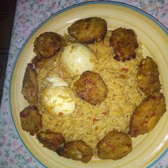 A picture of Rice and plantain balls.
