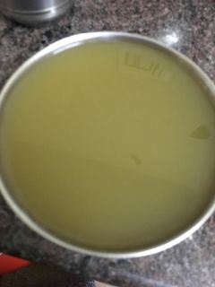 முடக்கத்தான் கீரை சூப் (Mudakkathaan keerai soup recipe in tamil) செய்முறை முக்கிய புகைப்படம்