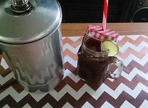Una foto de Mazagrán (Bebida de café frío) Cafetera percoladora