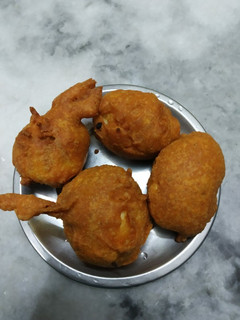 முட்டை போண்டா(egg bonda recipe in tamil) செய்முறை முக்கிய புகைப்படம்