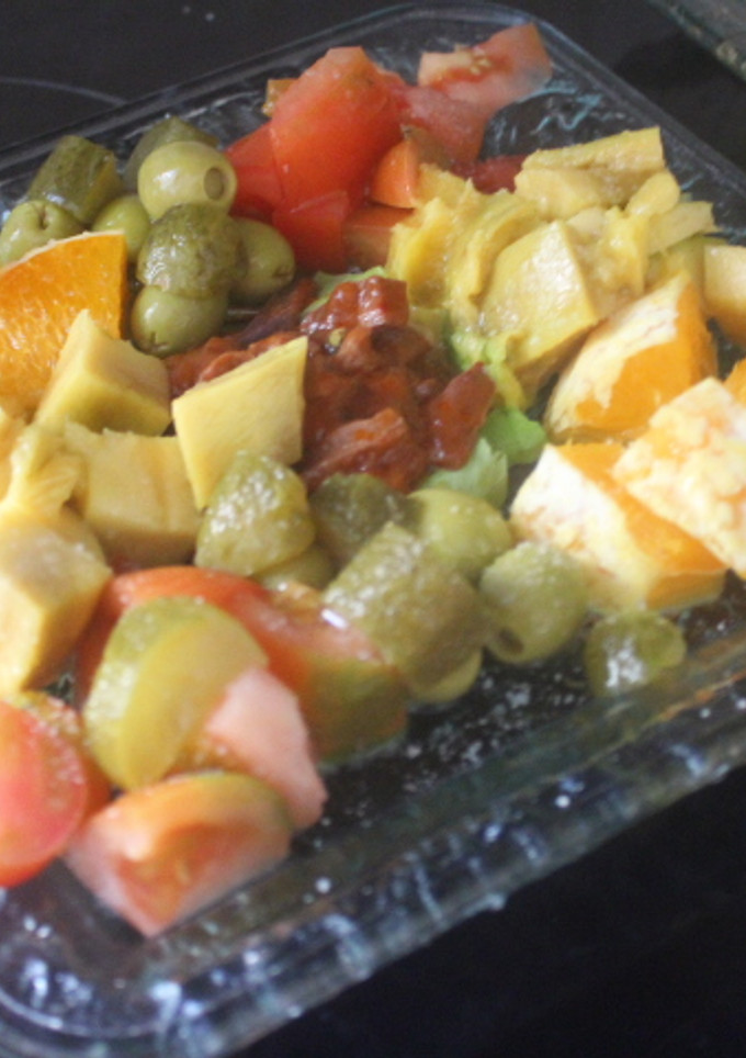 Una foto de Ensalada individual de naranja y mango