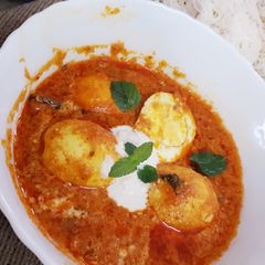 A picture of Restaurant style egg curry.