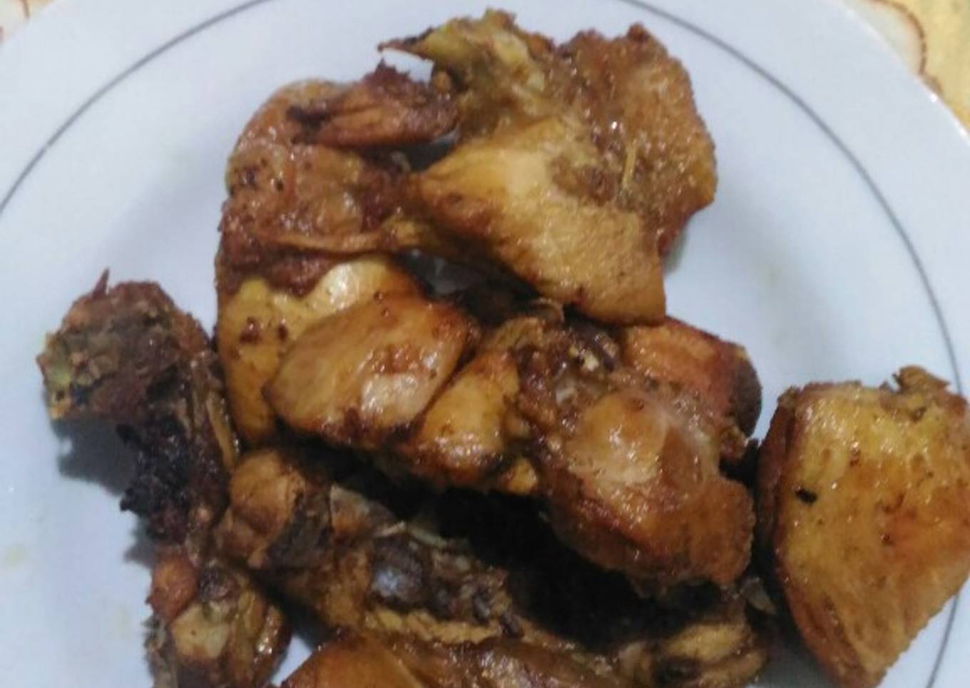 Langkah Mudah untuk Menyiapkan Ayam goreng ungkep bumbu kuning Anti
Gagal