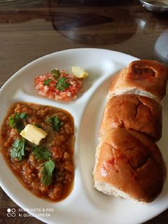પાવભાજી (Pavbhaji recipe in gujarati) રેસીપી મુખ્ય ફોટો