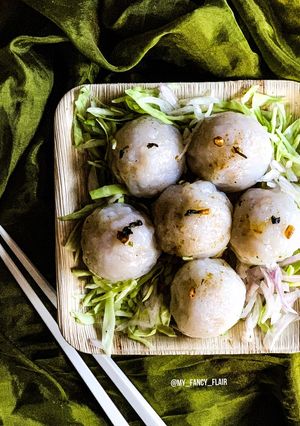 A picture of Sago Momos/Tapioca dumplings.